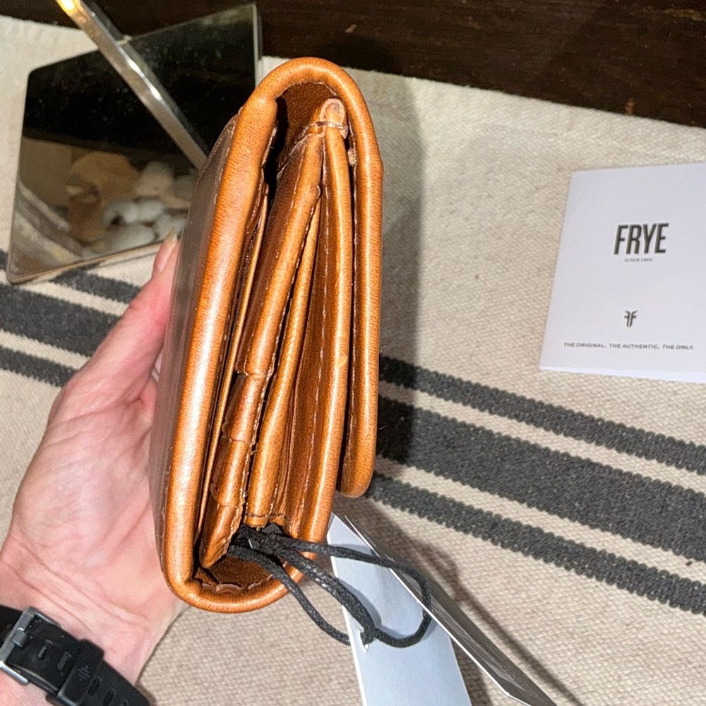 NWT Frye Leather Melissa Trifold Continental Snap Wallet Cognac Brown $158 - Picture 8 of 13